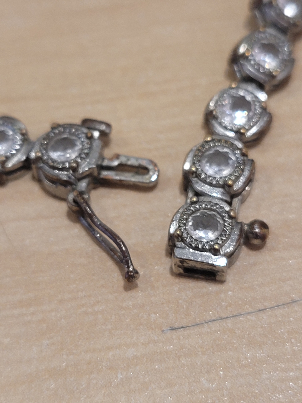Vintage 90s White Diamantie Tennis Bracelet Unmarked/non Magnetic Could Be Strlg - Picture 5 of 16